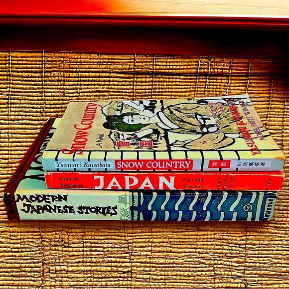 Japanese History and Lore: 3x Books of Japan (Literature & Nonfiction) - Picture 4 of 7